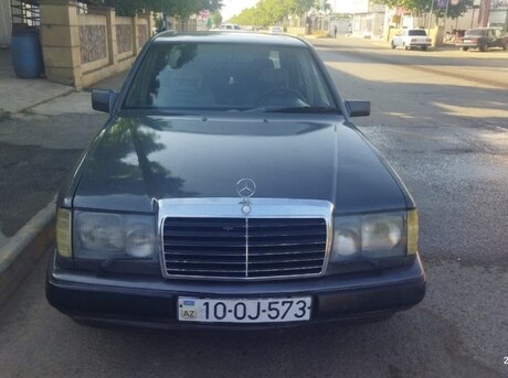 Mercedes 260 E