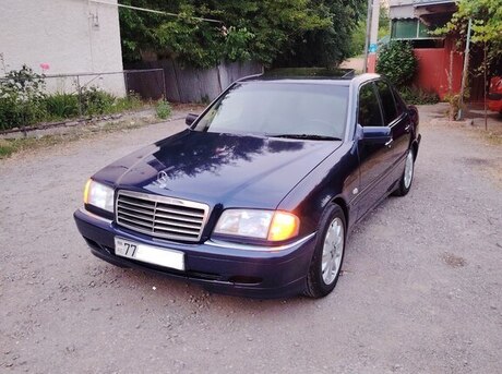 Mercedes C 240