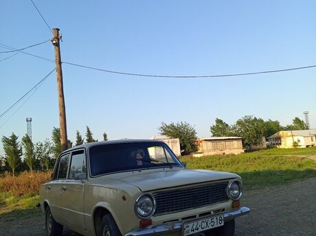 LADA (VAZ) 21011