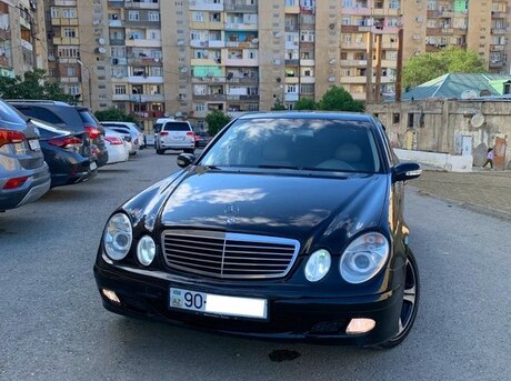 Mercedes E 240