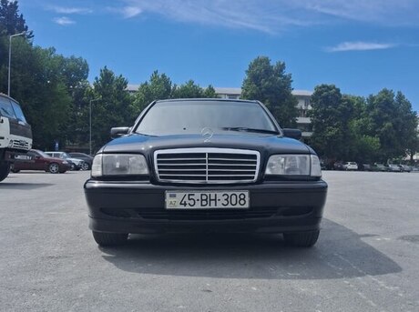 Mercedes C 200