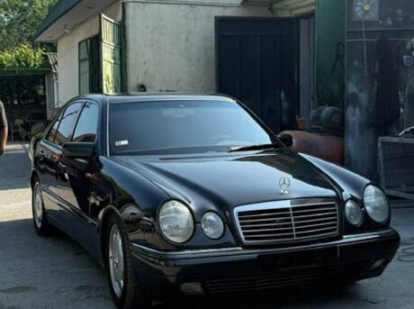 Mercedes E 230