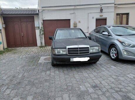 Mercedes 190
