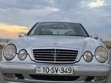 Mercedes E 240