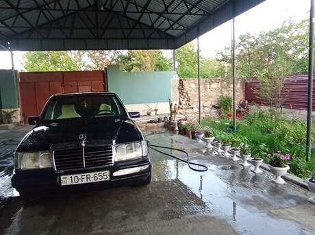Mercedes 230 E