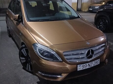 Mercedes B 200