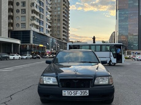 Mercedes C 200