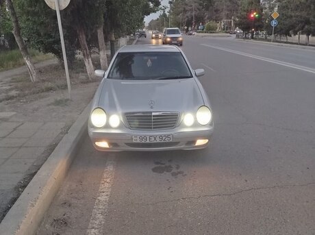 Mercedes E 220