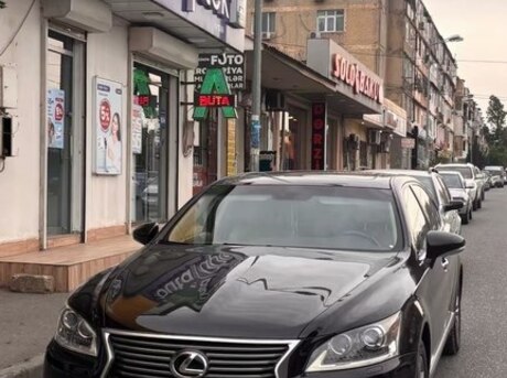 Lexus LS 460L