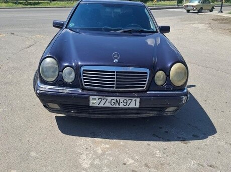 Mercedes E 220