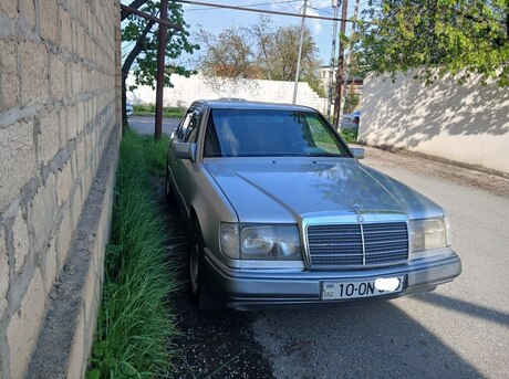 Mercedes 200 E