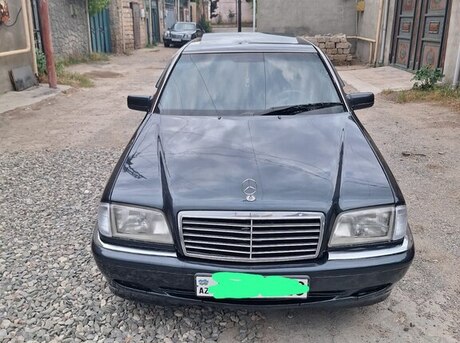 Mercedes C 200