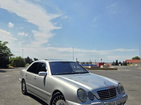 Mercedes E 320