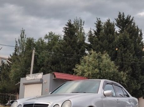 Mercedes E 320