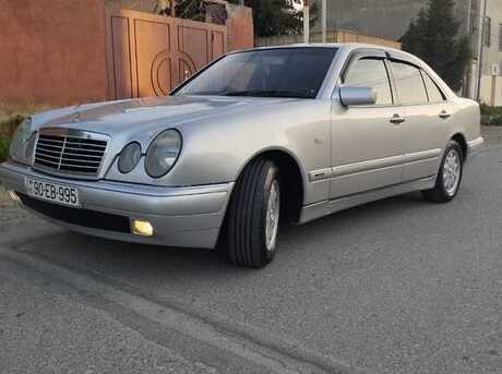 Mercedes E 240