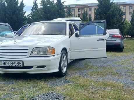 Mercedes C 230
