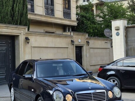 Mercedes E 240