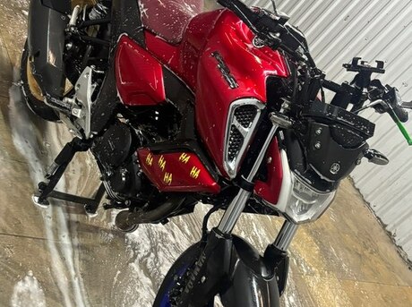 Yamaha FZ-S FI Deluxe