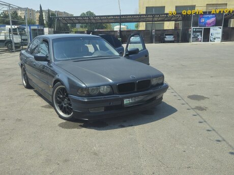 BMW 735