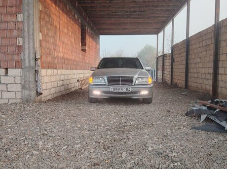 Mercedes C 240