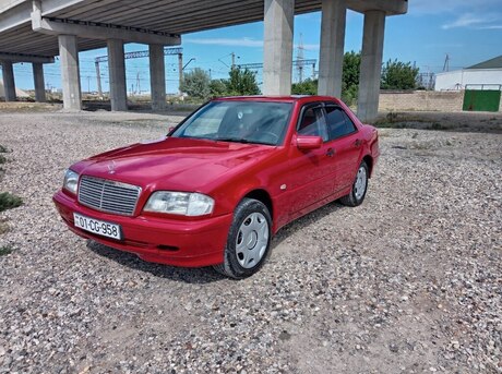 Mercedes C 200