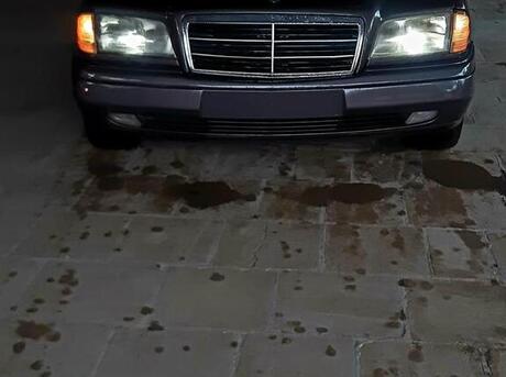 Mercedes C 180