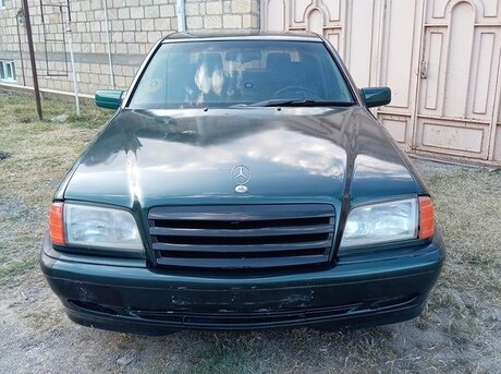 Mercedes C 180