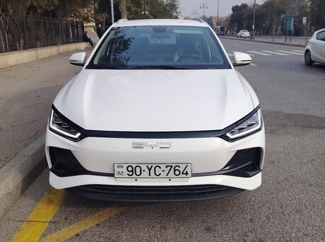 BYD e2