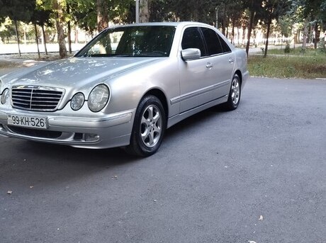 Mercedes E 240