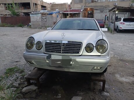 Mercedes E 280