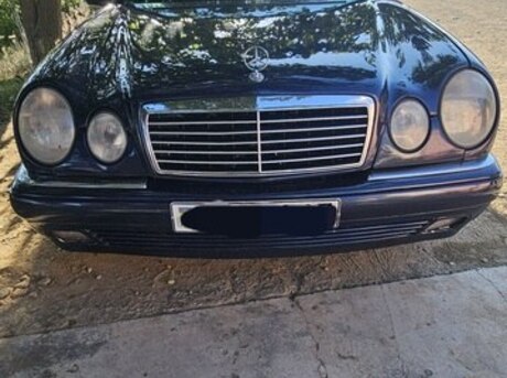 Mercedes E 230