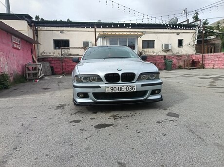 BMW 523