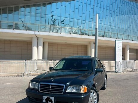 Mercedes C 200