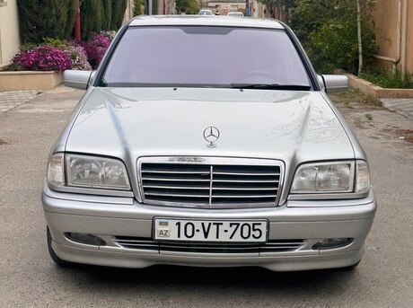 Mercedes C 200
