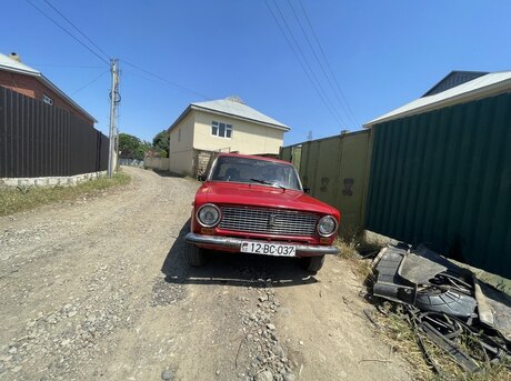LADA (VAZ) 21011