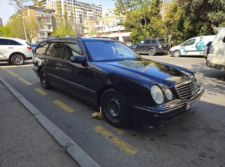 Mercedes E 220