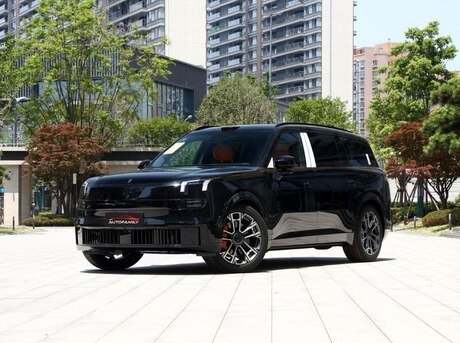 Lynk & Co 900