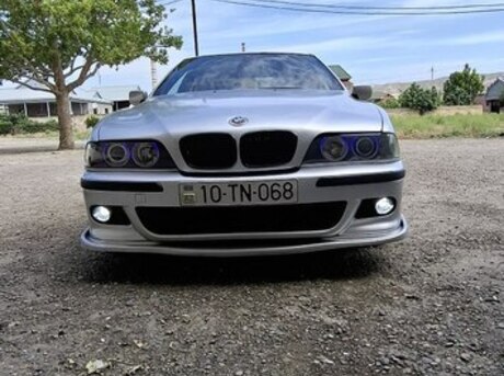 BMW 528