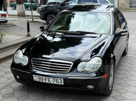 Mercedes C 240