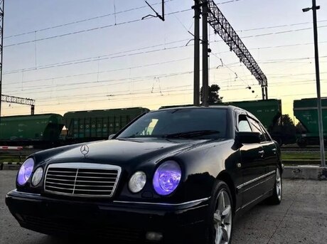 Mercedes E 240