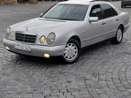 Mercedes E 230