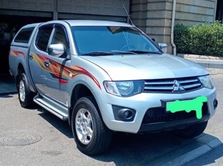 Mitsubishi L200