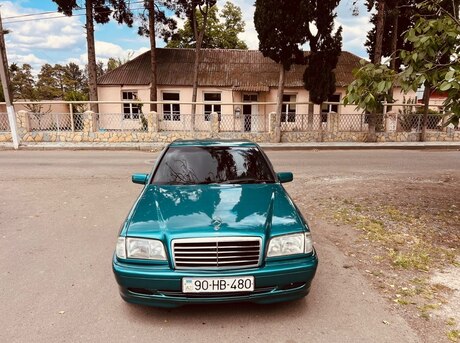 Mercedes C 200
