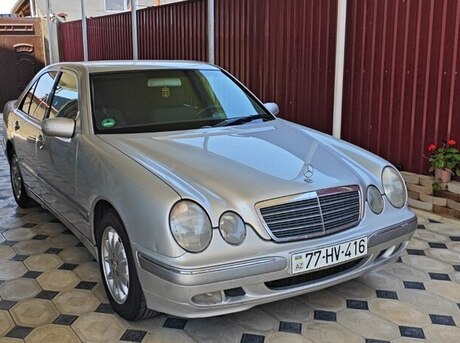 Mercedes E 200