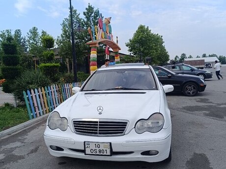 Mercedes C 240