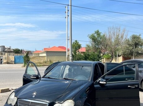 Mercedes C 180