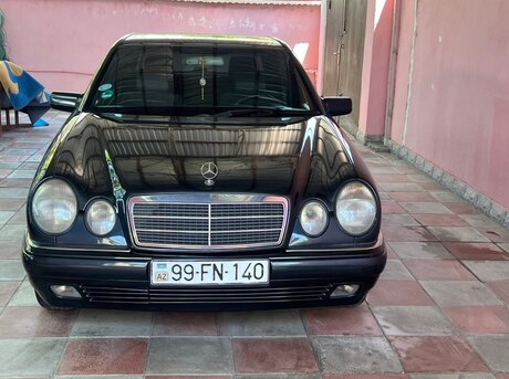 Mercedes E 200