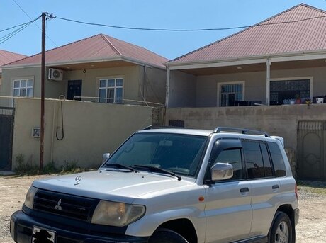 Mitsubishi Pajero io