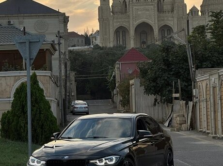 BMW 330