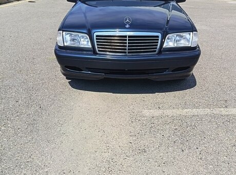 Mercedes C 180